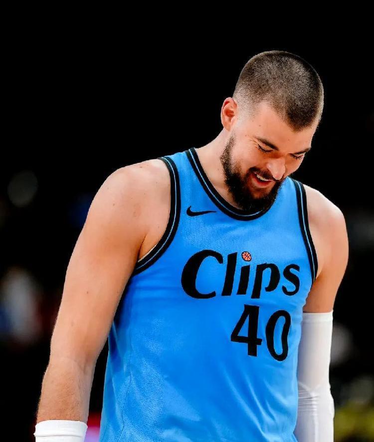 爱游戏体育官网-洛杉矶快船围绕欧冠强势反弹里昂今晨篮板制胜，媒体一致点评：穆雷连续三场比赛得分超过高光表现的简单介绍-爱游戏体育官网